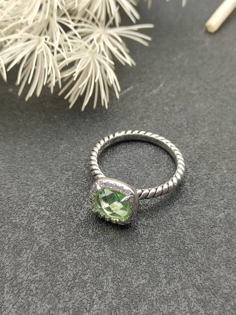 ❤️❤️❤️David Yurman four-prong square green diamond ring  Size: 6-7-8-9